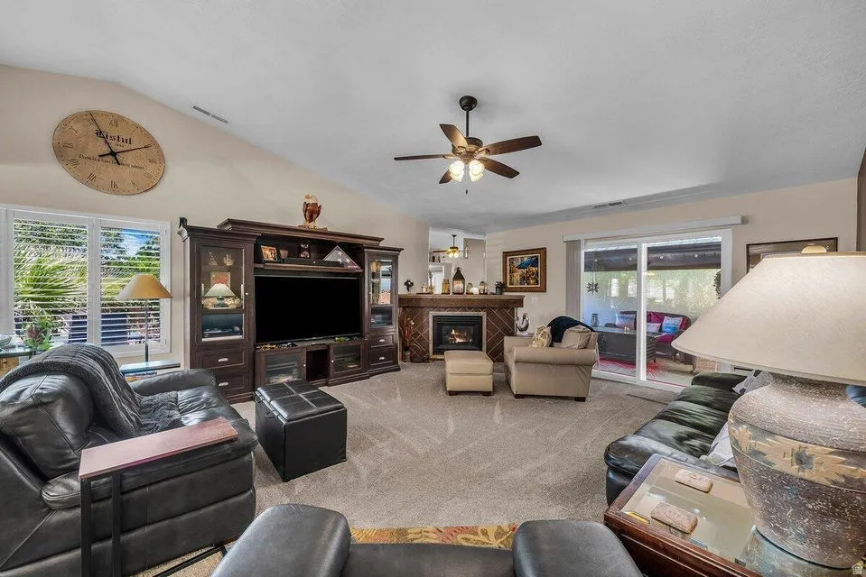 Vaulted ceiling with an integrated ceiling fan