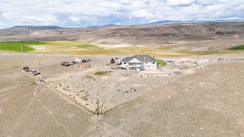 351 W Skyline Dr, Loa, Utah 84747