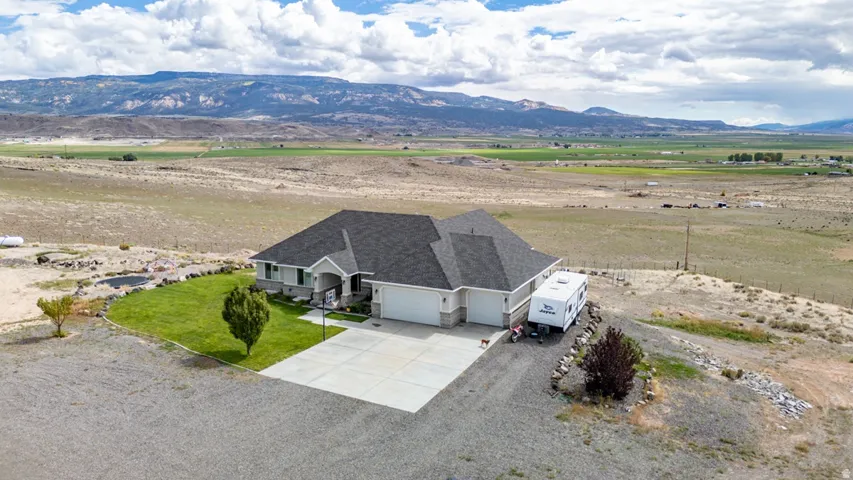 351 W Skyline Dr, Loa, Utah 84747