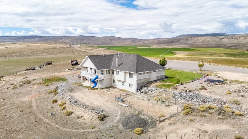 351 W Skyline Dr, Loa, Utah 84747