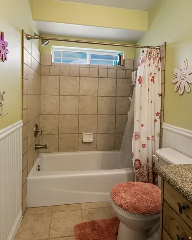 Main level 2nd bath