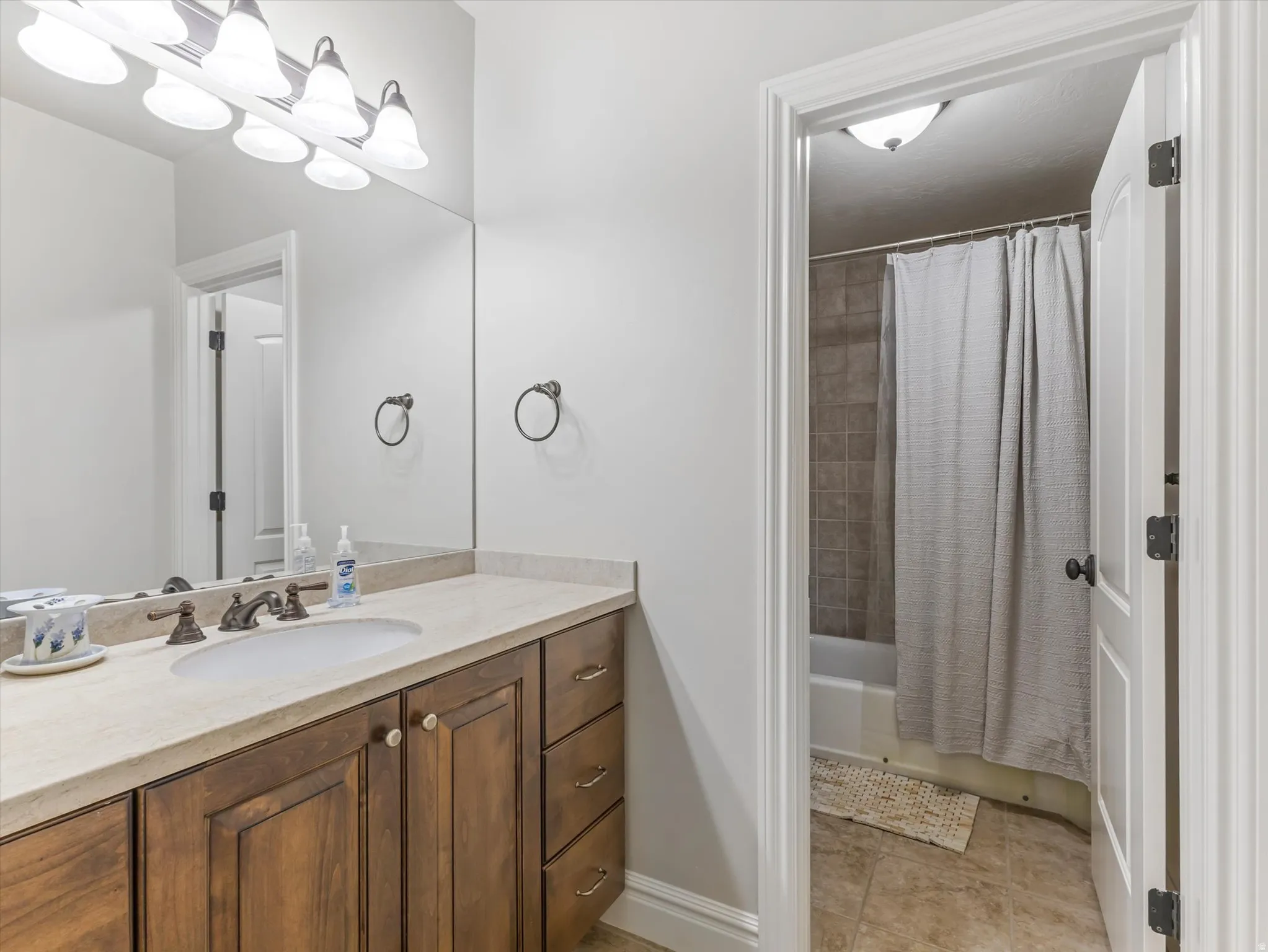 Full bath in basement