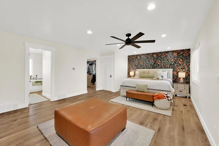 Primary Suite - entrance to walk-in closet and en-suite