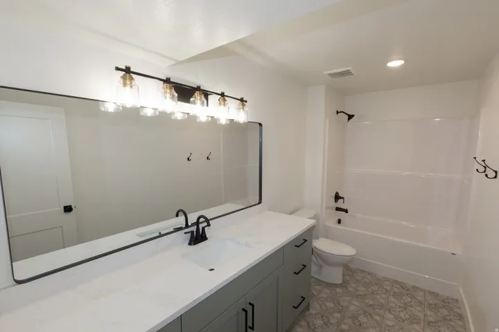 1112 E 50 N, Hyde Park, Utah 84318