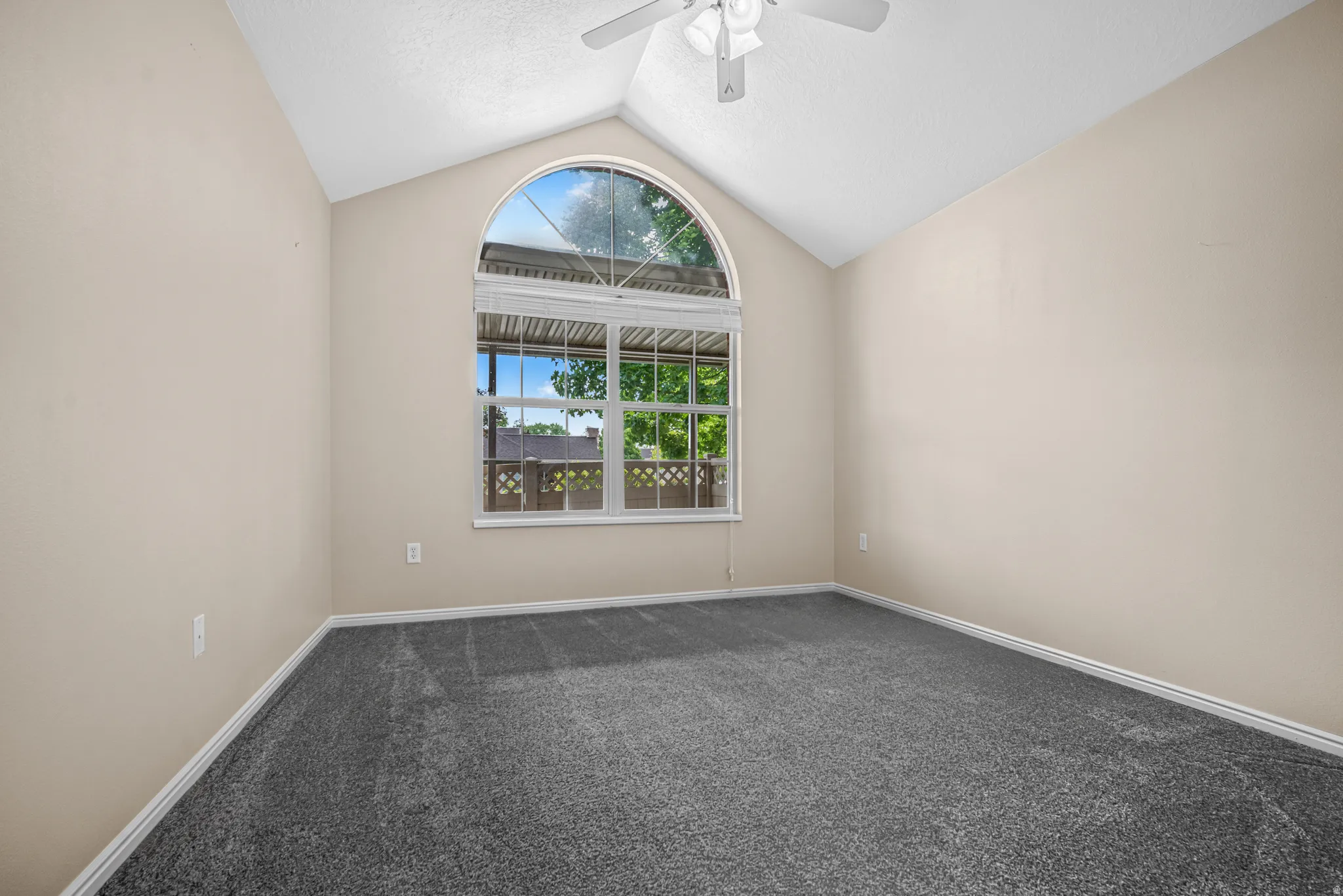 This space could serve as a bedroom as well as an office, den, craft room, etc. Very flexible