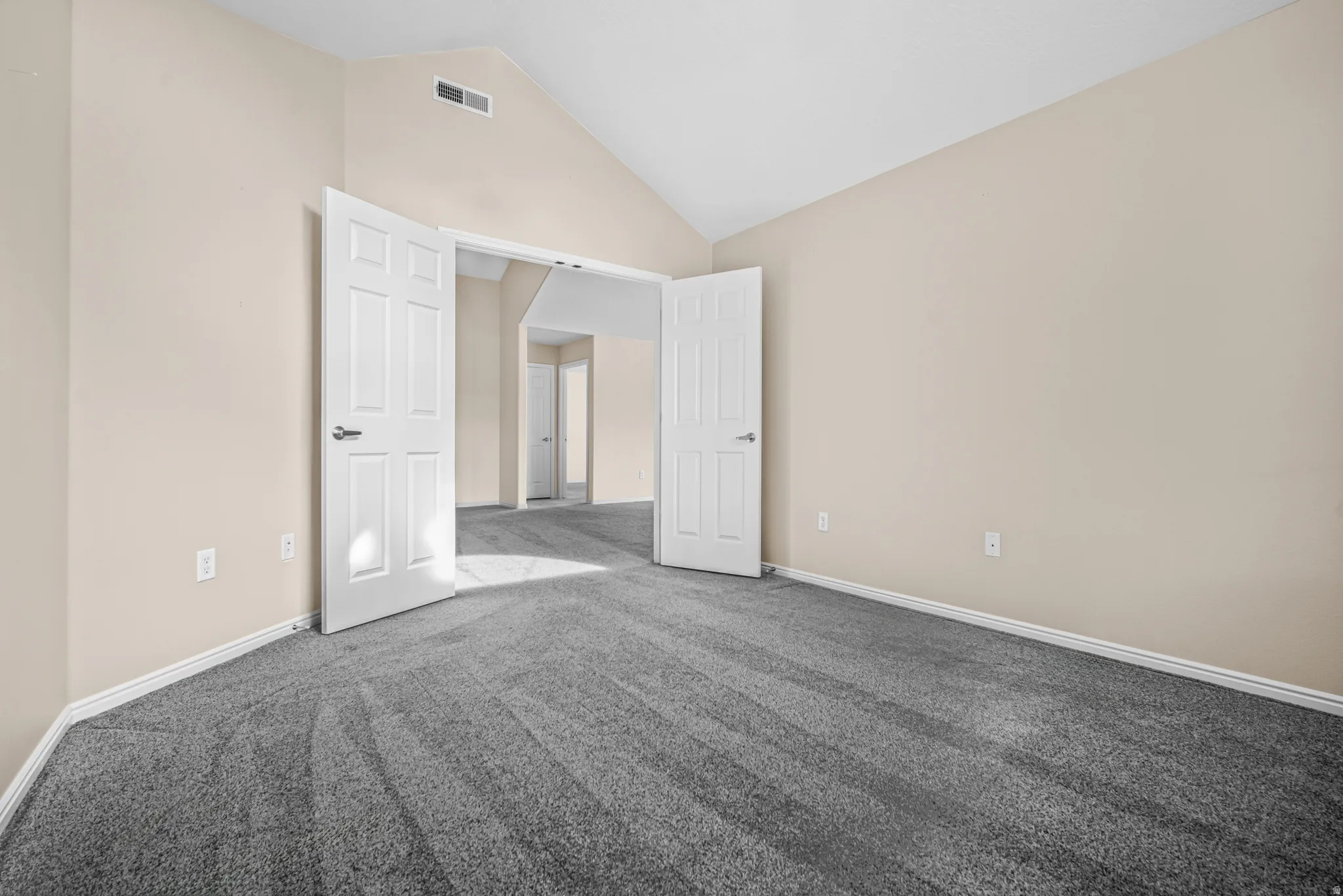 Spacious room could serve as a bedroom, office, den, craft room, etc.