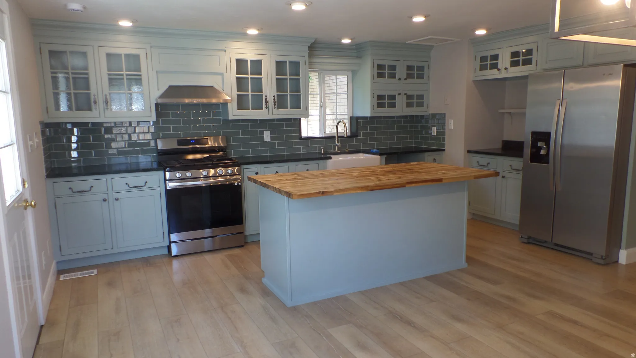 Kitchen - Large Kitchen with Open Concept with Dining Room & Living Room