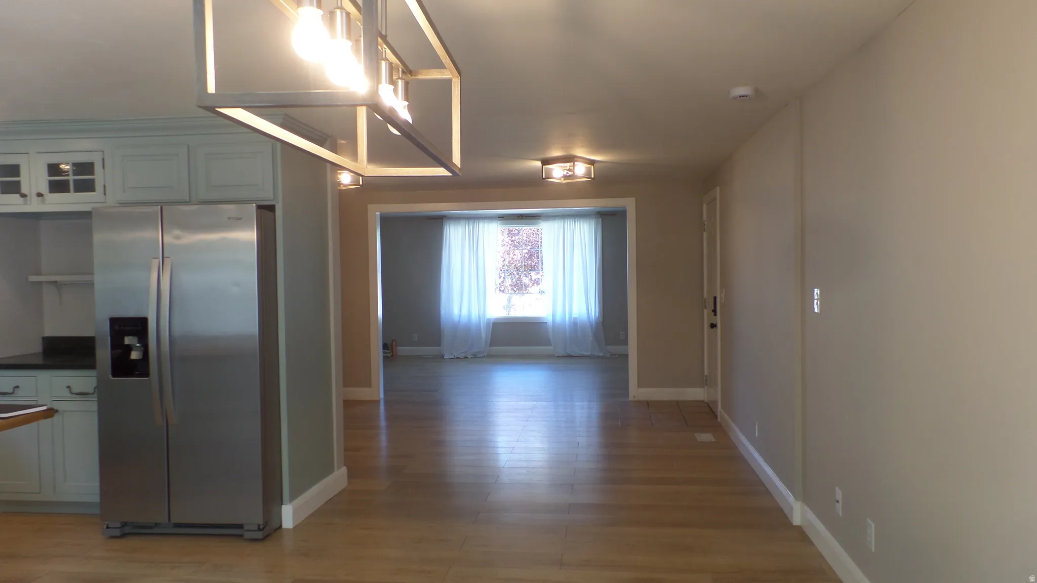 Kitchen - Large Kitchen with Open Concept with Dining Room & Living Room