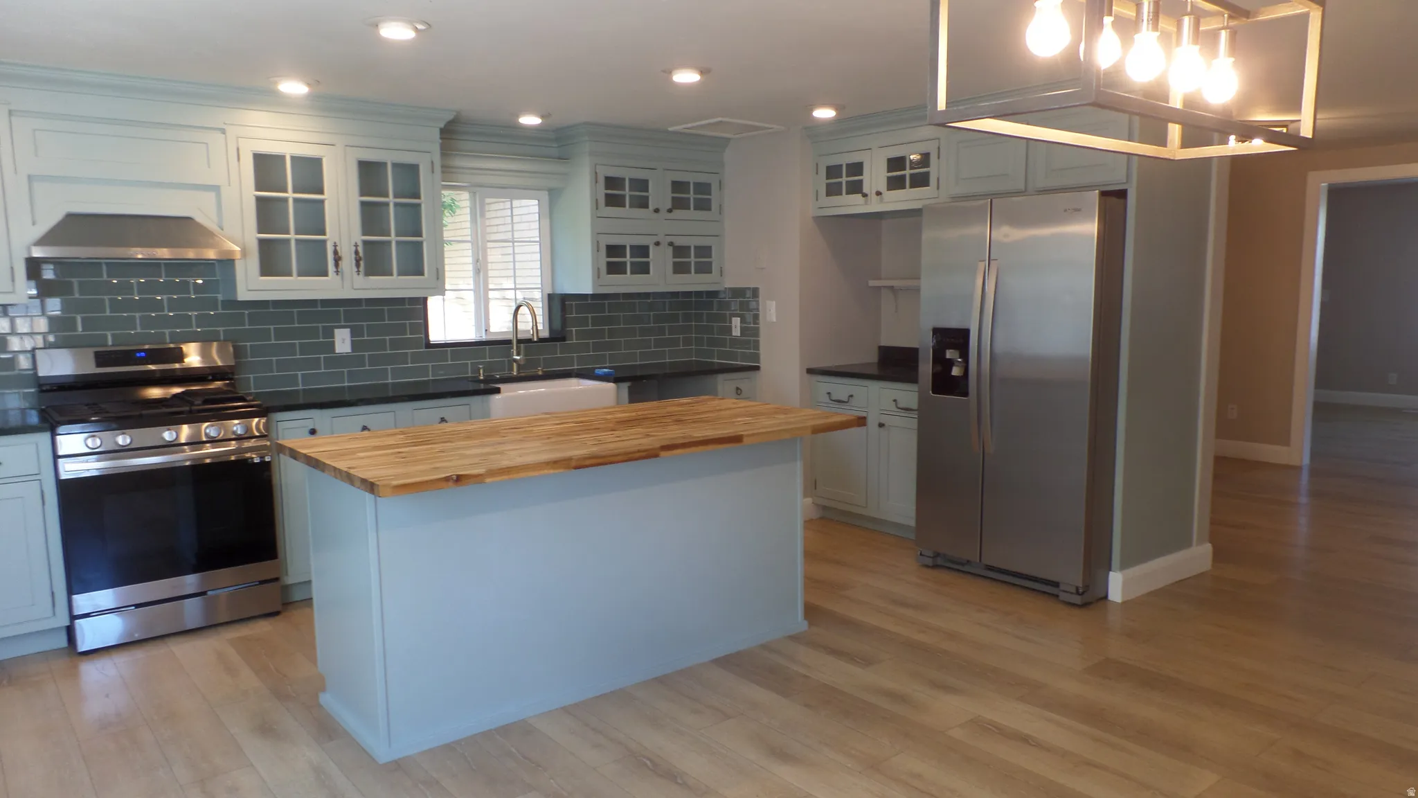 Kitchen - Large Kitchen with Open Concept with Dining Room & Living Room