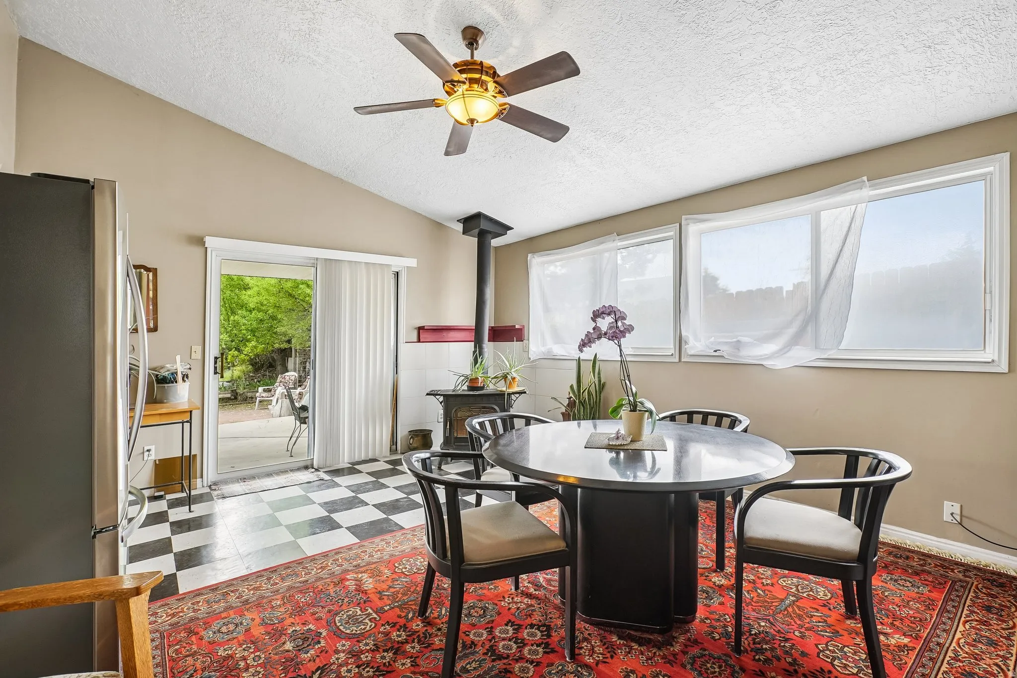 Dining, sunroom, could be another bedroom