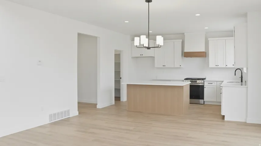 6943 W Sydney Peak Ln #417, West Jordan, Utah 84081