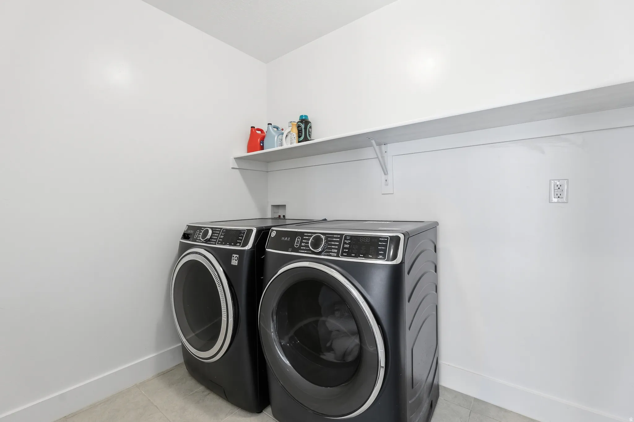 Very large laundryroom