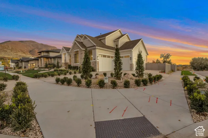 695 W Hidden Farm Dr, Farmington, Utah 84025