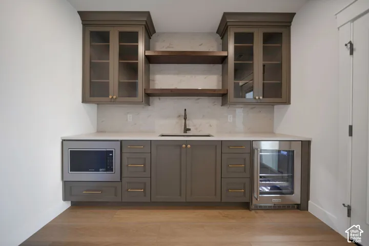 695 W Hidden Farm Dr, Farmington, Utah 84025
