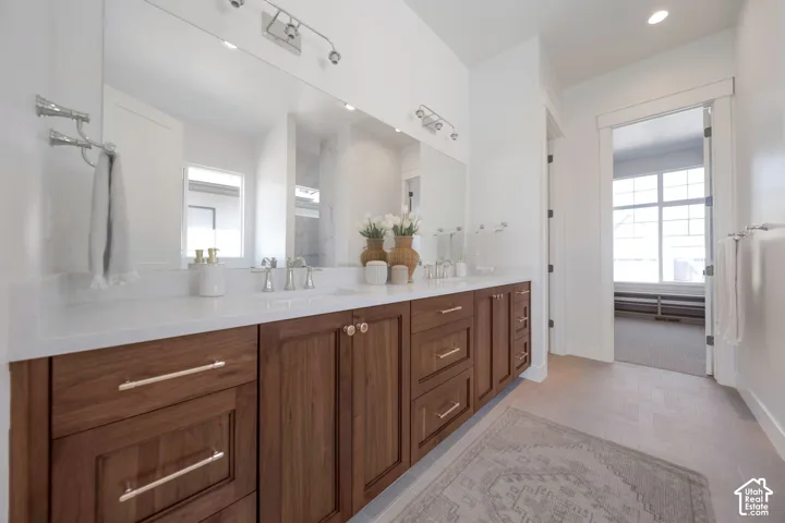 695 W Hidden Farm Dr, Farmington, Utah 84025