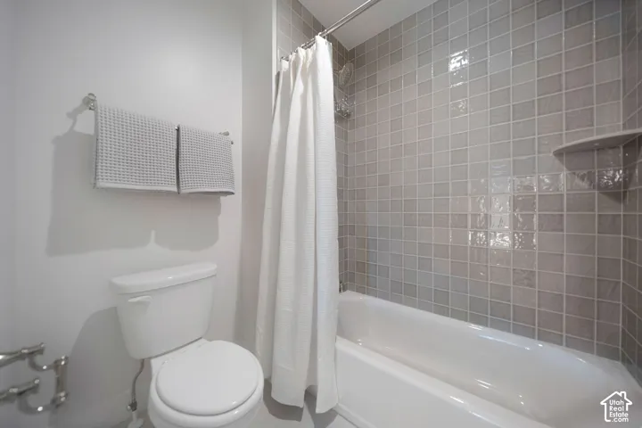 695 W Hidden Farm Dr, Farmington, Utah 84025