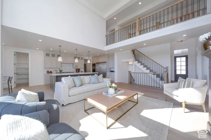 695 W Hidden Farm Dr, Farmington, Utah 84025