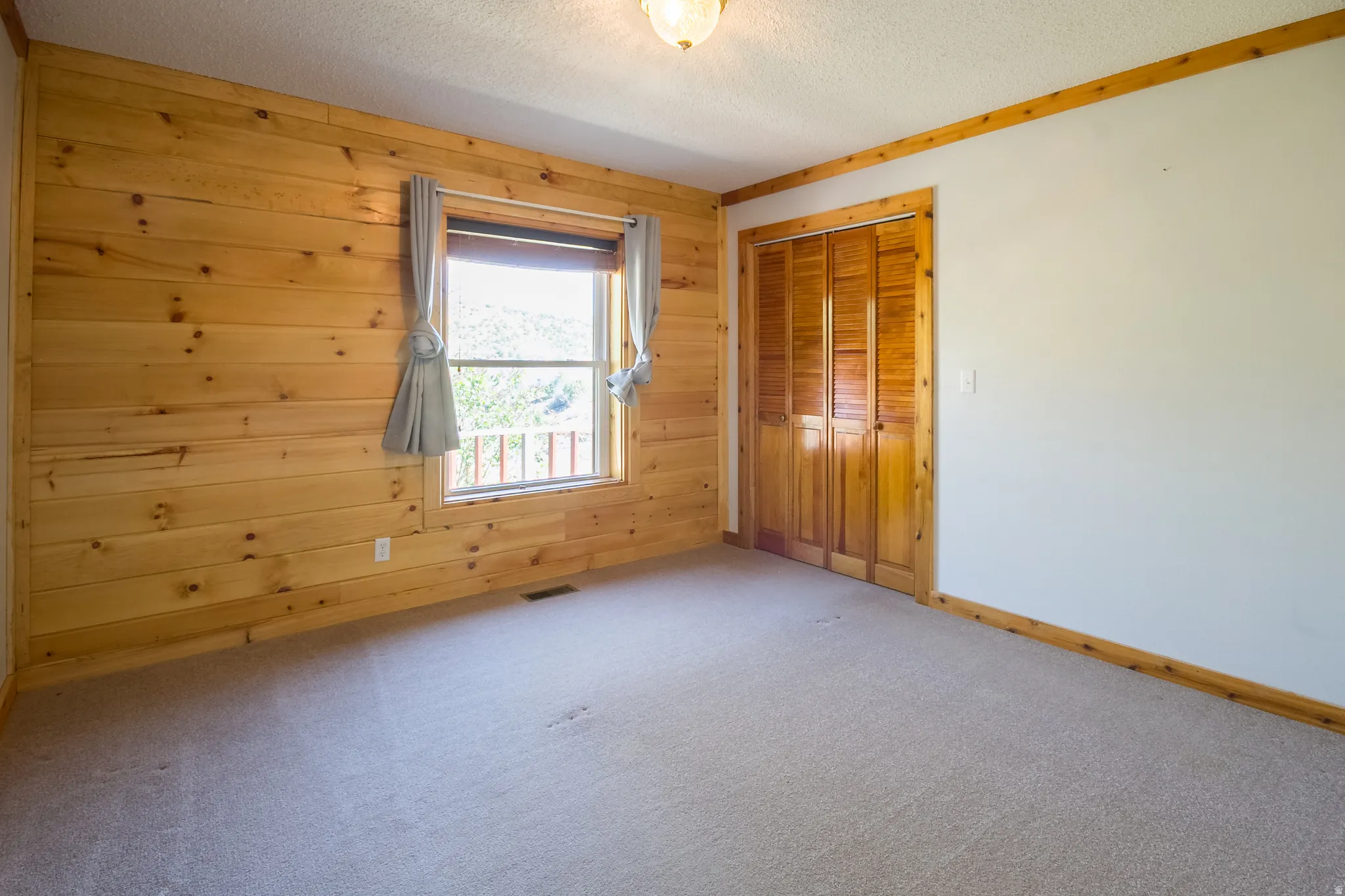 Upstairs bedroom