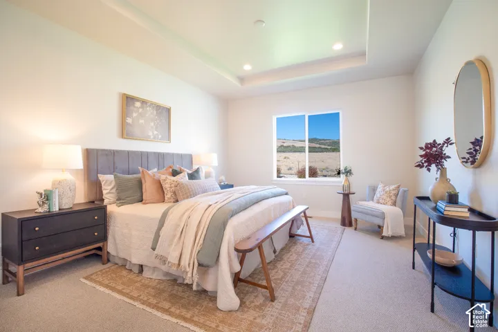 Tray ceiling with recessed lighting