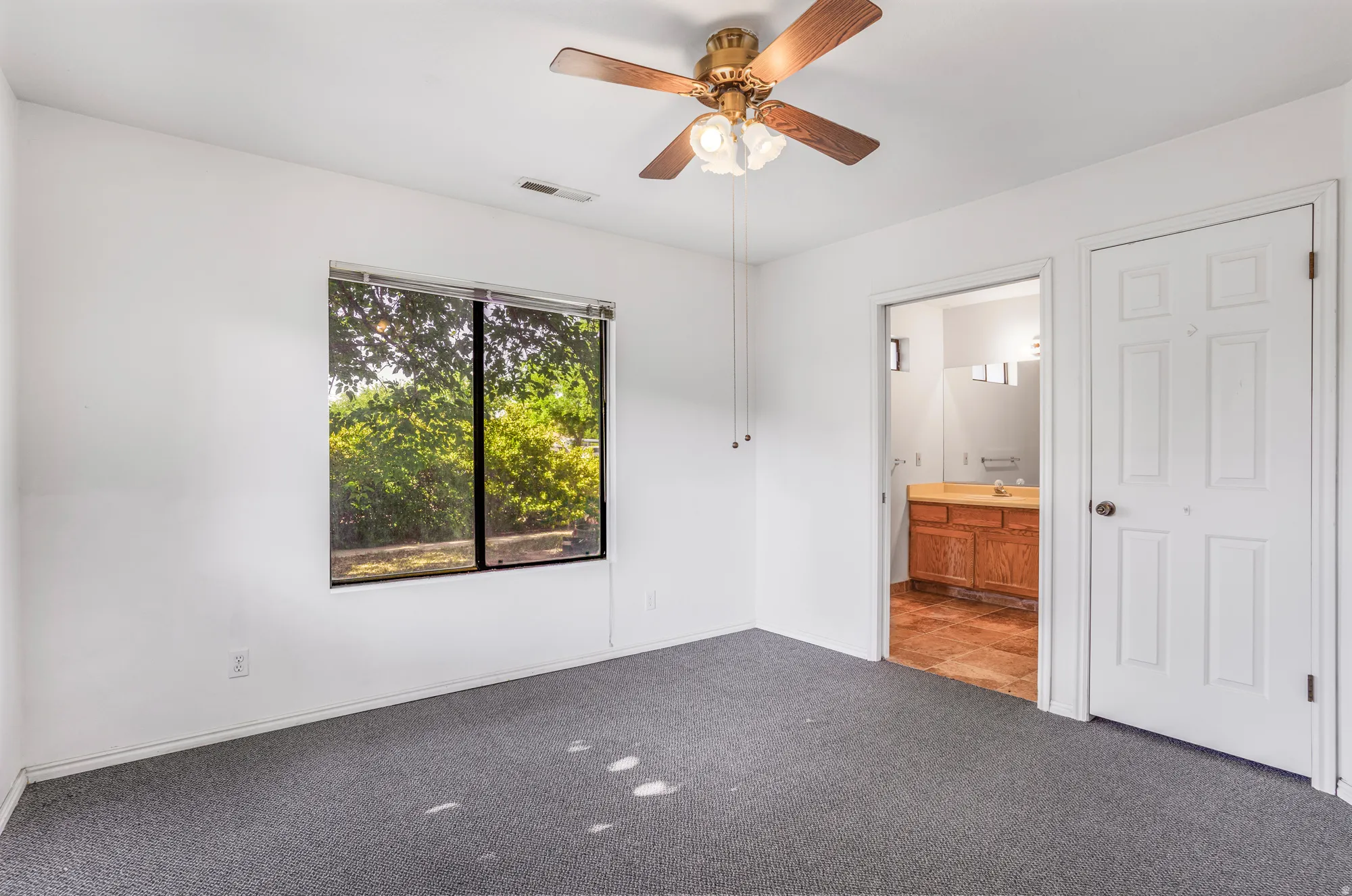 2nd Bedroom Suite
