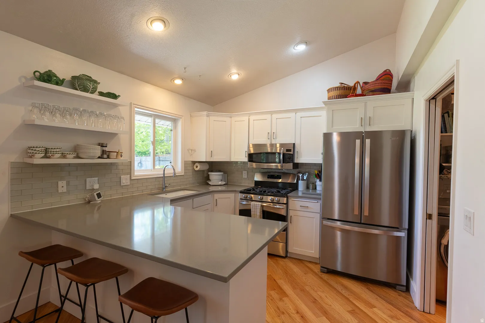 Great Kitchen and dining !  Come see and invite your friends!