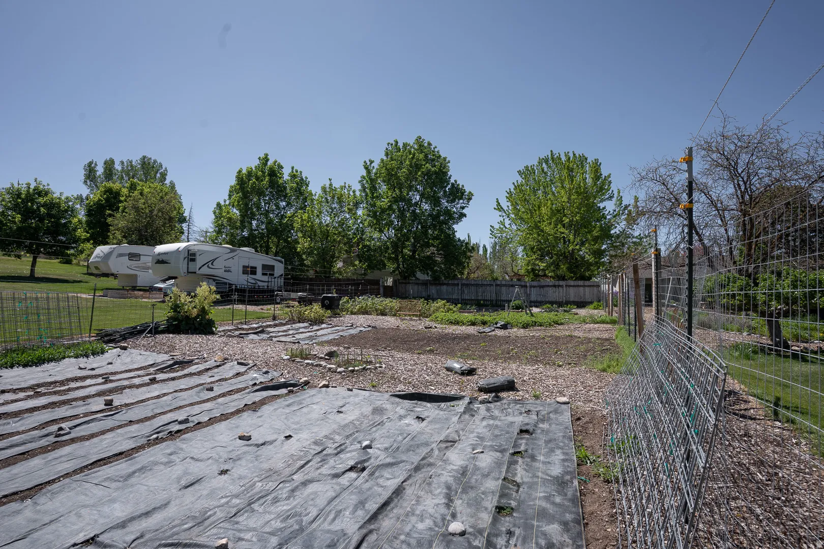 This garden is watered with pressurized irrigation that comes with the property !  Garden is planted...want to harvest some veggies this summer?