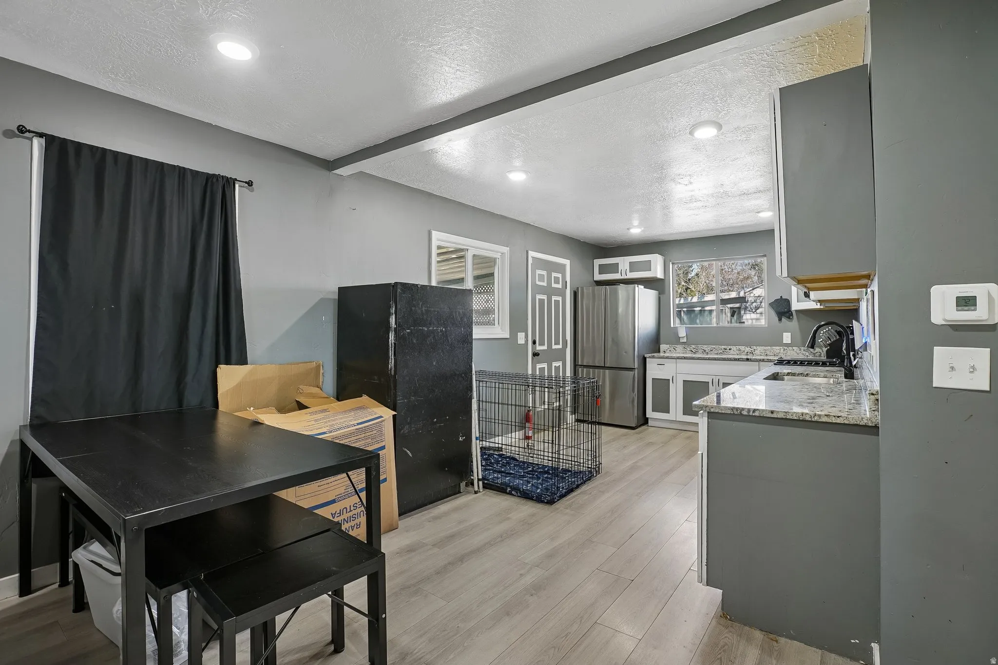 Dining & Kitchen