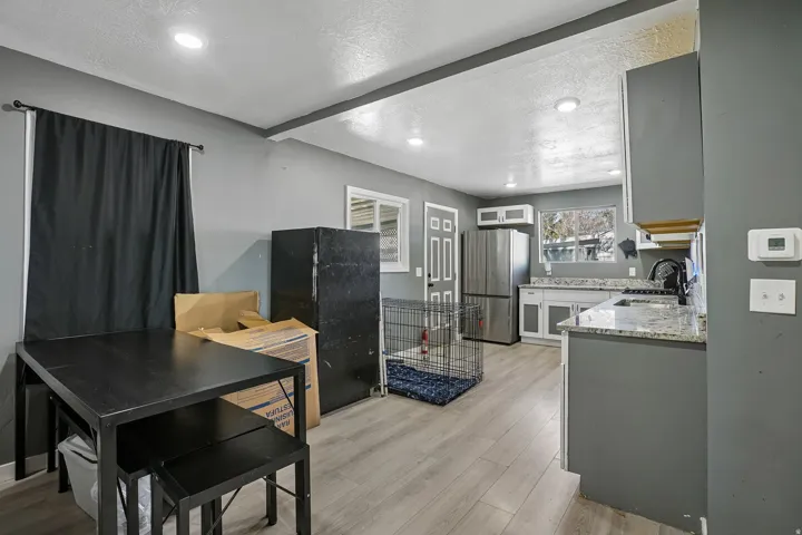 Dining & Kitchen
