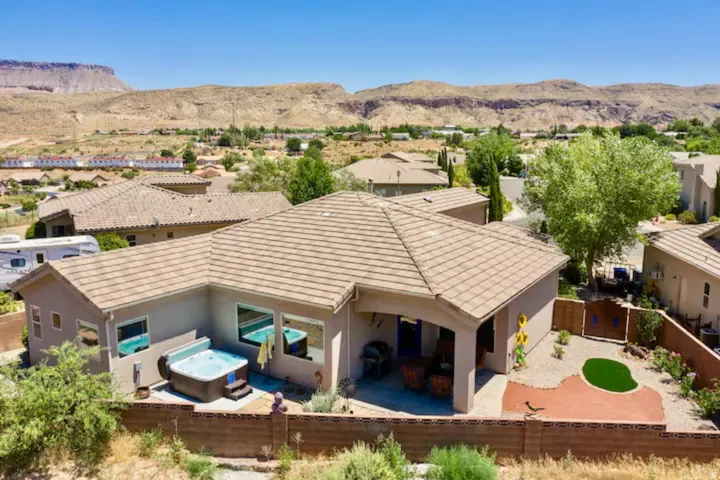 687 N 380 W, La Verkin, Utah 84745