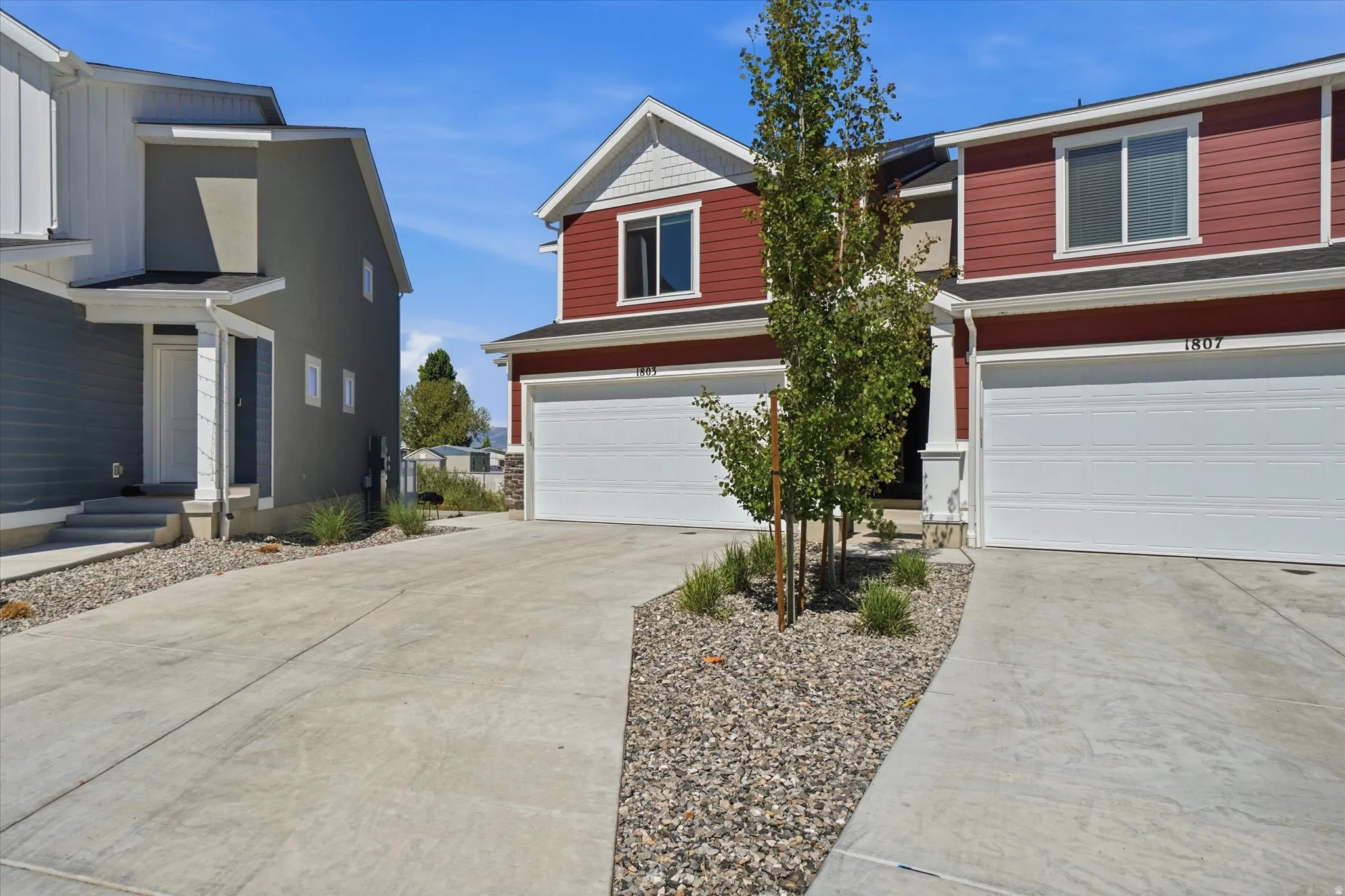 Extra LONG Driveway, fits 4 cars.