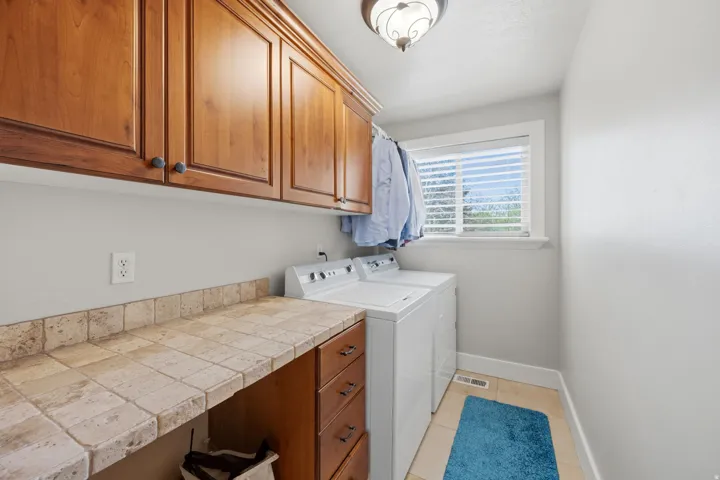 1683 N Main St, Centerville, Utah 84014