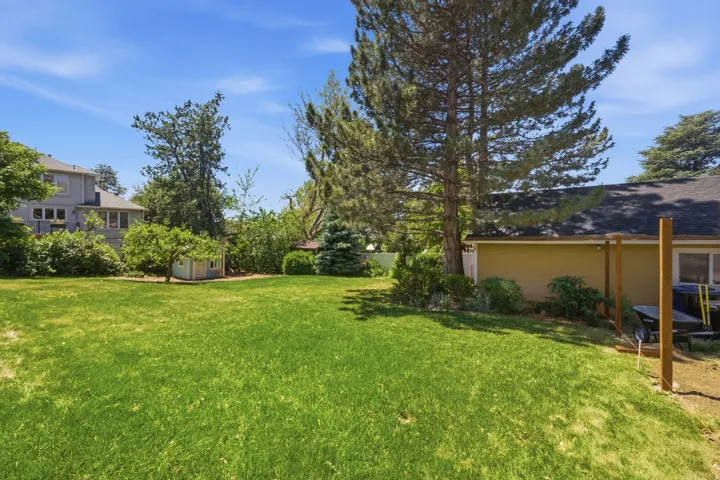 1683 N Main St, Centerville, Utah 84014