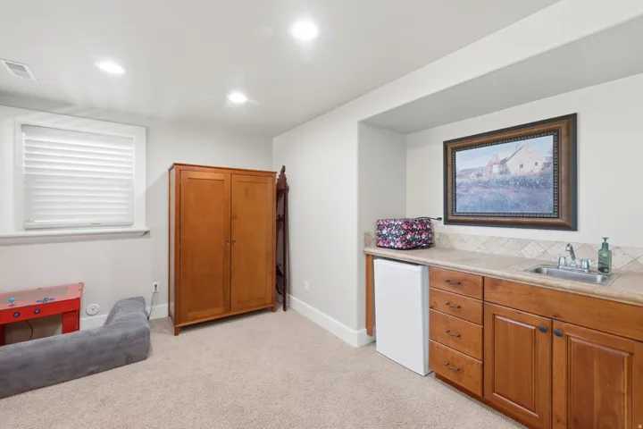 1683 N Main St, Centerville, Utah 84014