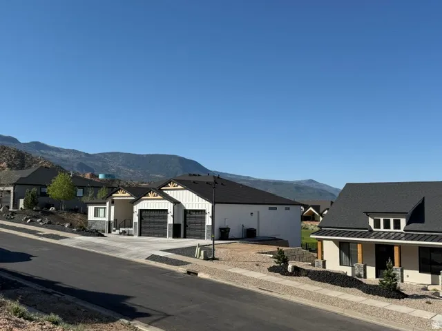 View facing East on Knoll Street.
