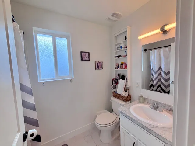 Main upstairs bathroom