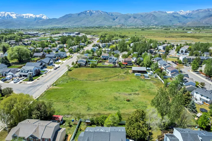Expansive undeveloped parcel featuring open grassy terrain