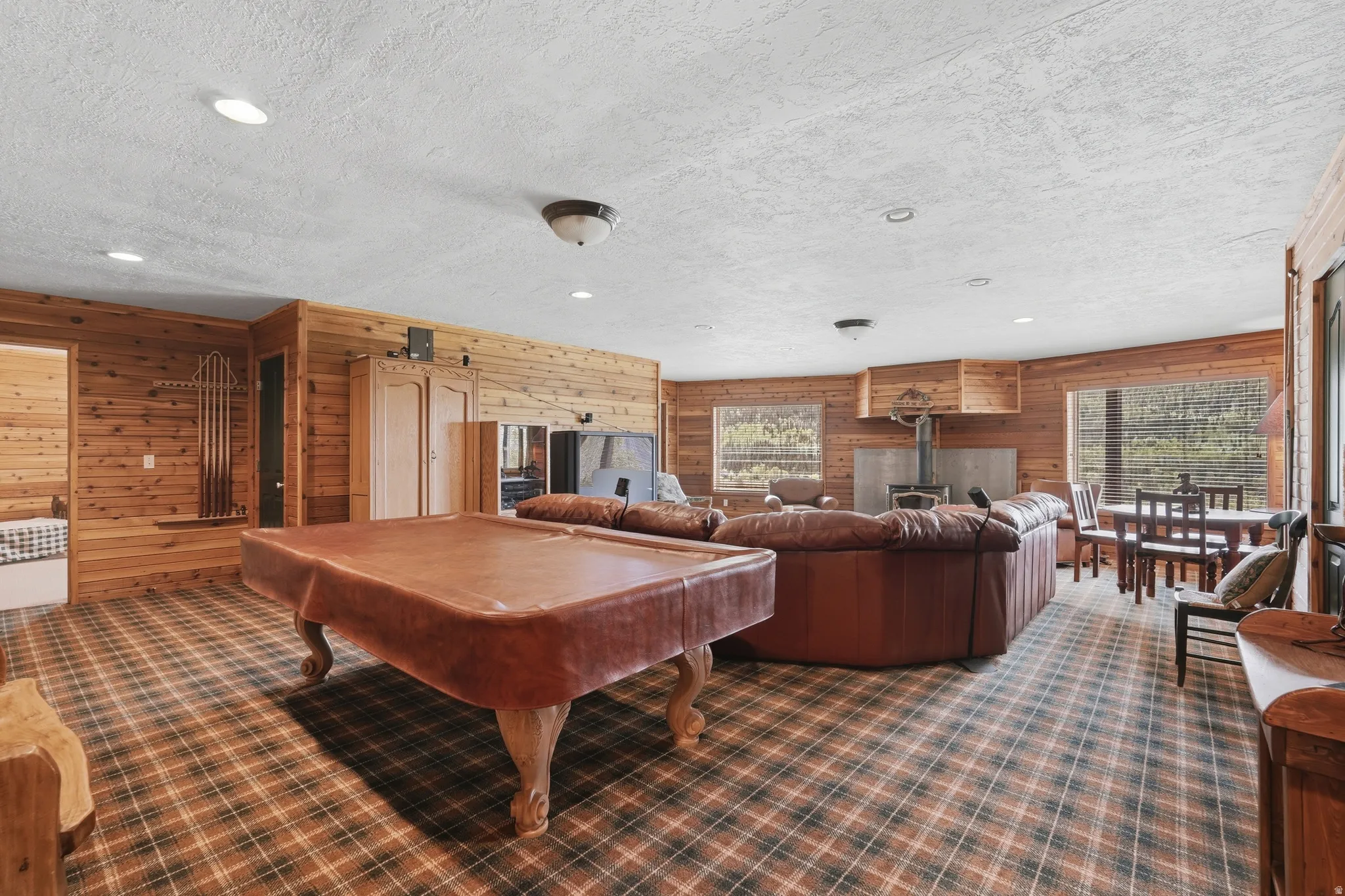 walkout, daylight basement