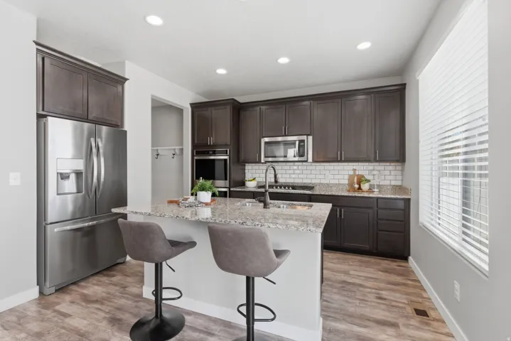 3576 W Alta Loma Ln, South Jordan, Utah 84095