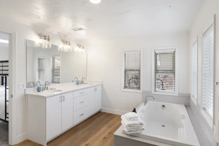 199 N 300 W, Garden City, Utah 84028