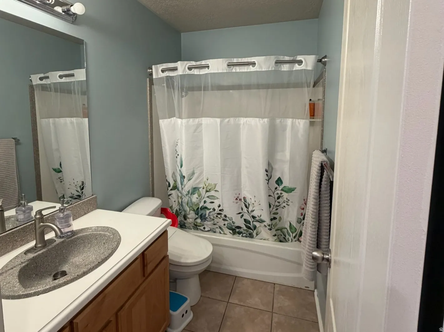 Main Floor Full Bathroom
