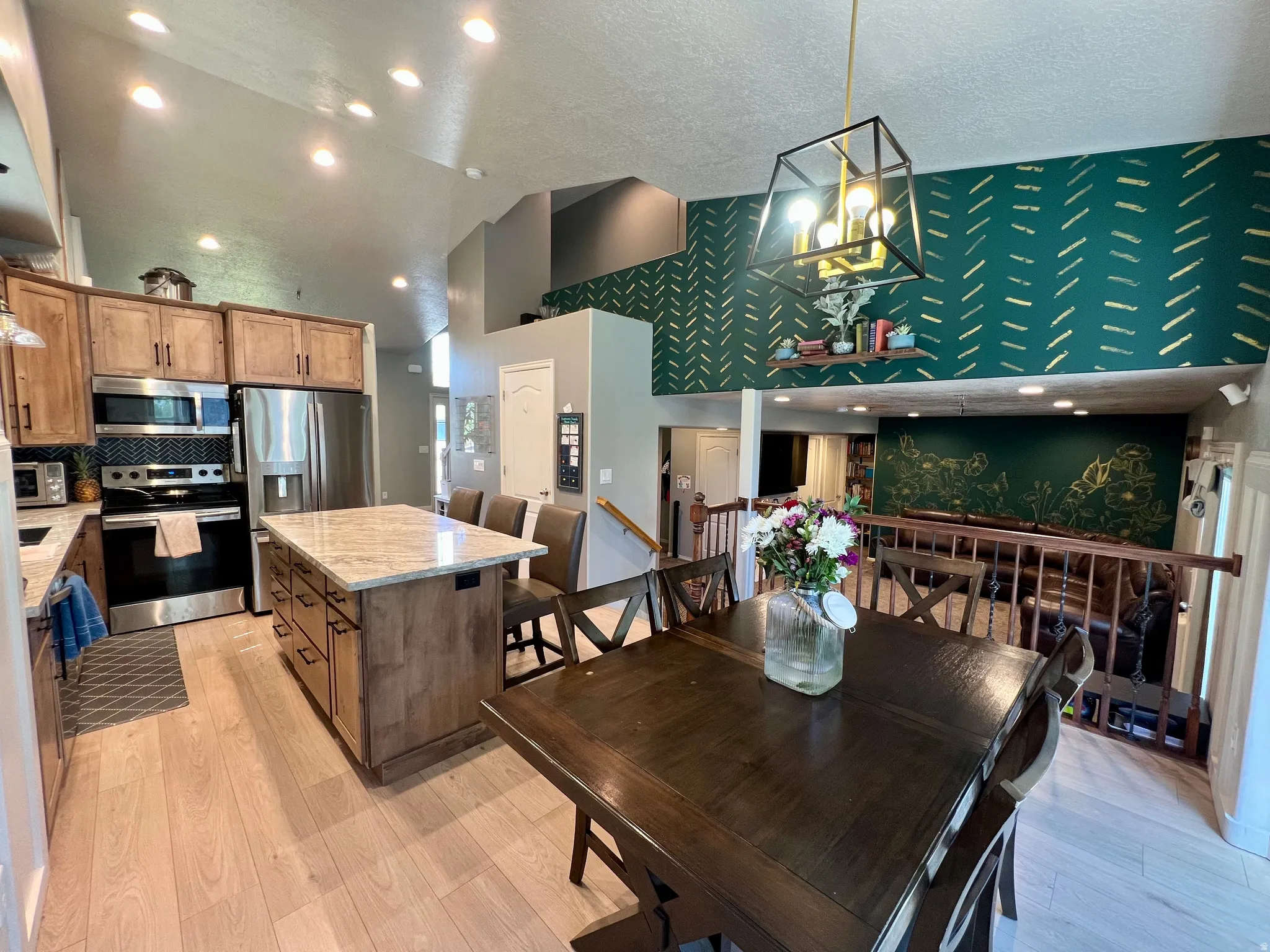 Open-concept Kitchen with Breakfast Nook