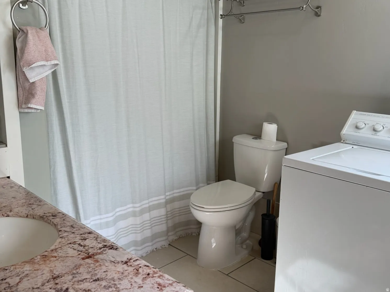 Basement Apartment Full Bath