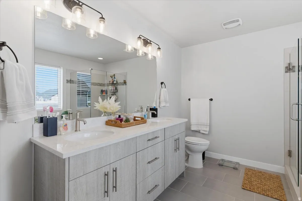 Primary bathroom Dual vanity