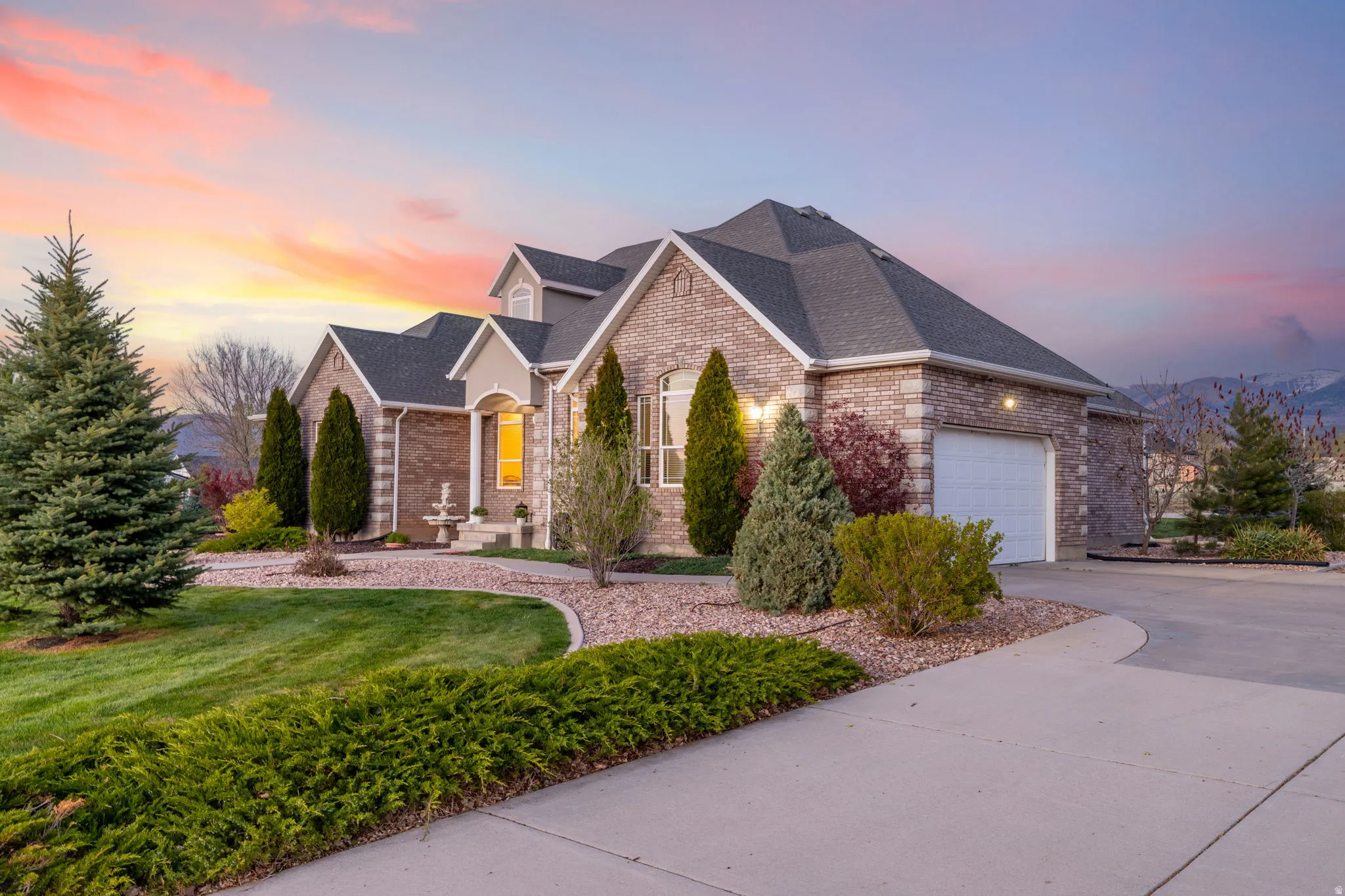 Beautiful Custom Ranch-Style Rambler, 2-car attached garage