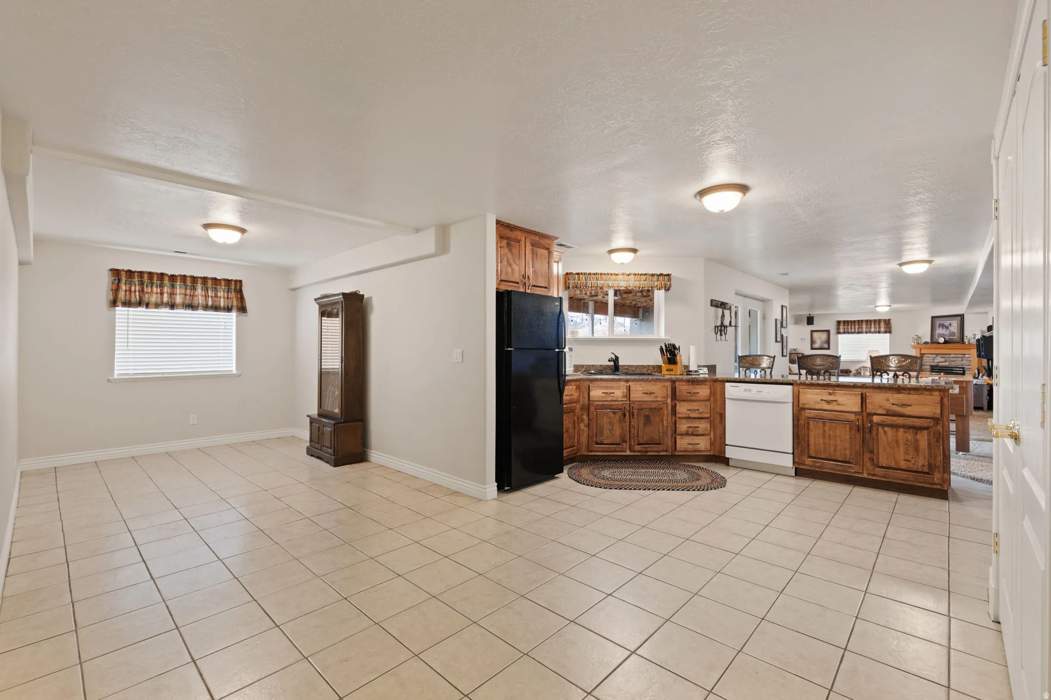 Basement dinning area