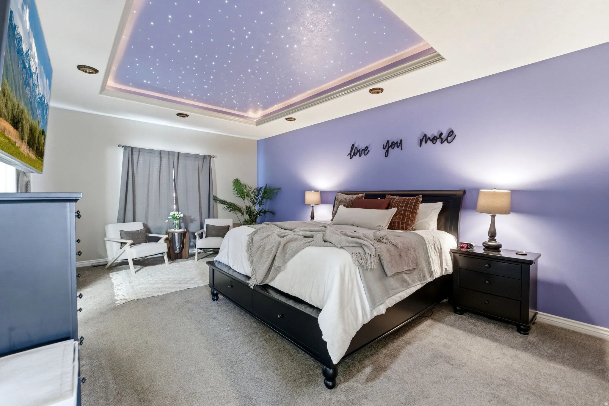 Recessed ceiling with integrated starfield lighting