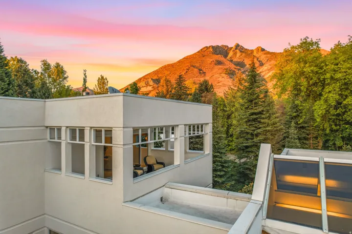 2552 E Walker Ln, Salt Lake City, Utah 84117