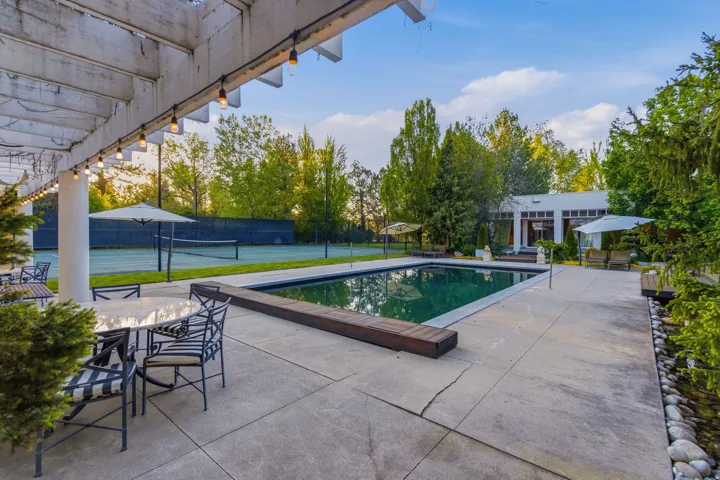 2552 E Walker Ln, Salt Lake City, Utah 84117