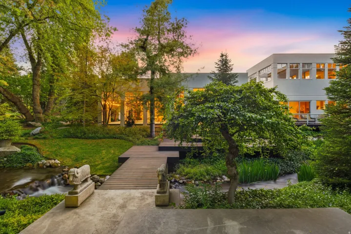2552 E Walker Ln, Salt Lake City, Utah 84117