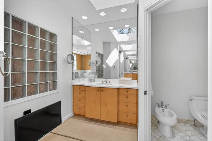 2552 E Walker Ln, Salt Lake City, Utah 84117